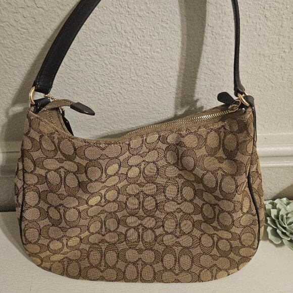 EUC Coach Hobo Bag - Picture 1 of 9